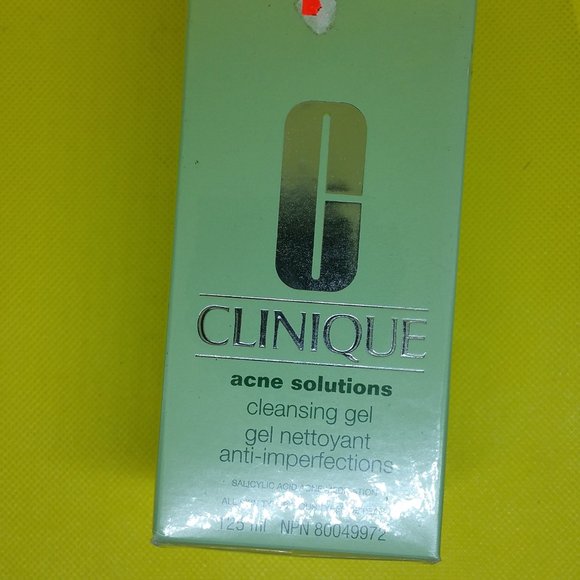 Clinique NEW Sealed Acne Solutions Cleansing Gel - Picture 2 of 2